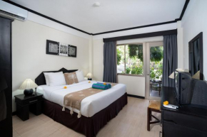 Beach Apartment inside Resort Walking Distance to the beach